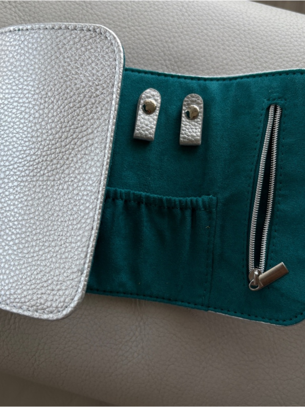 Swarovski Metallic Silver Faux Pebbled Leather Case Mini Bag Jewelry Roll - Picture 7 of 12